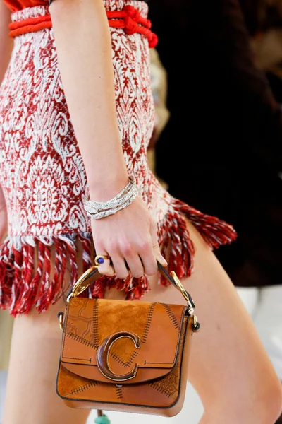 Look 25